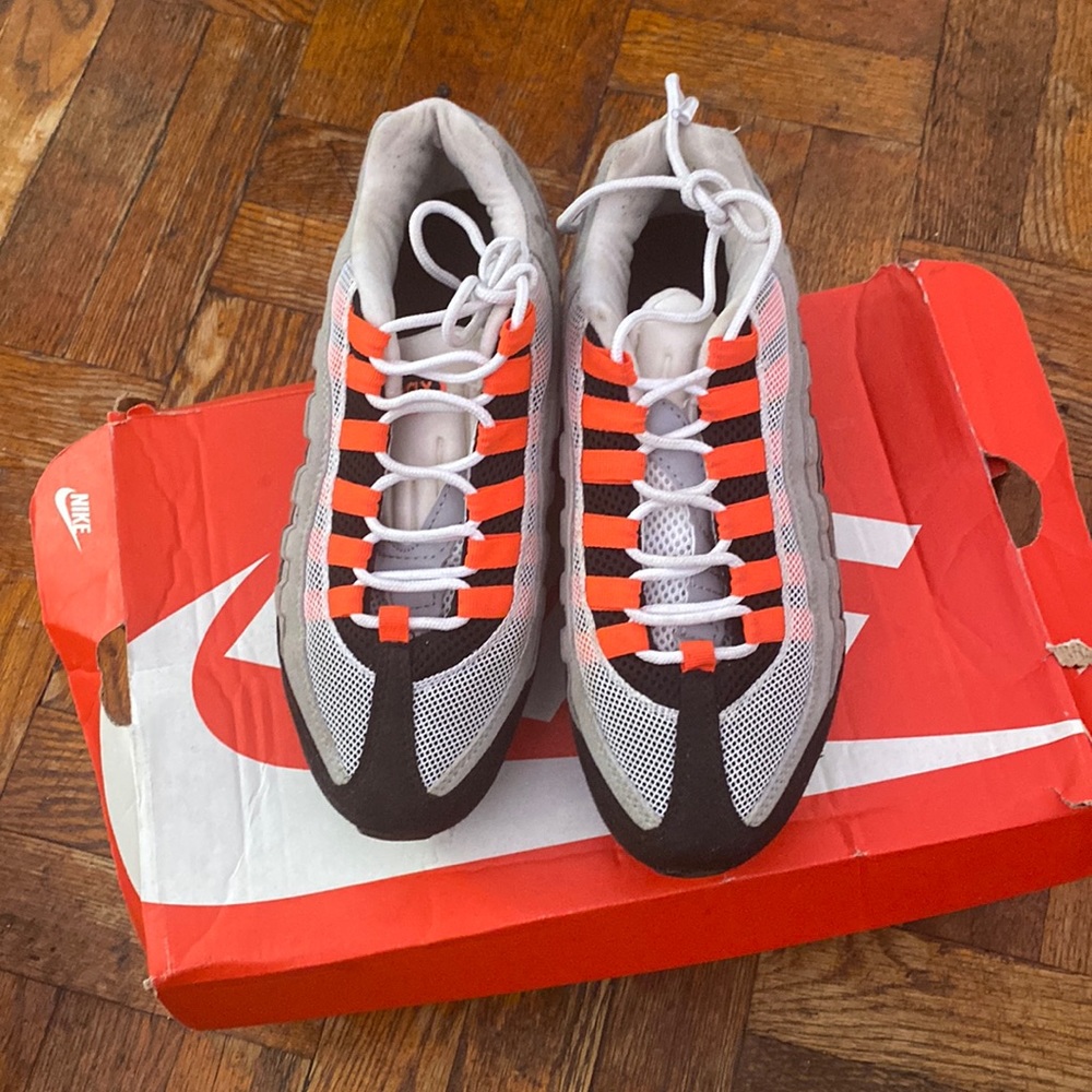 Orange Airmax95